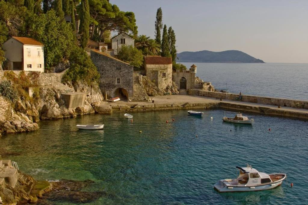 Radovcic Apartments And Rooms Trsteno Luaran gambar